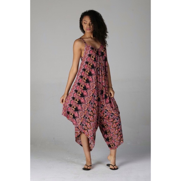 ANGIE Batik Print V Neck Sleeveless Slouchy Harem Jumpsuit Cropped - Picture 5 of 5